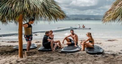 Briefing avant le début du cours de stand-up paddle.