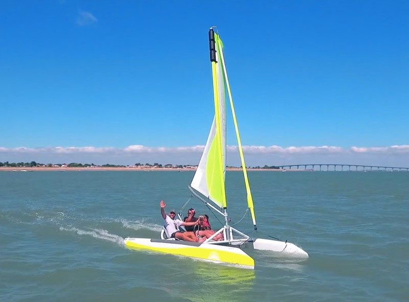 Un catamaran transportable et monté en seulement 15 minutes 3