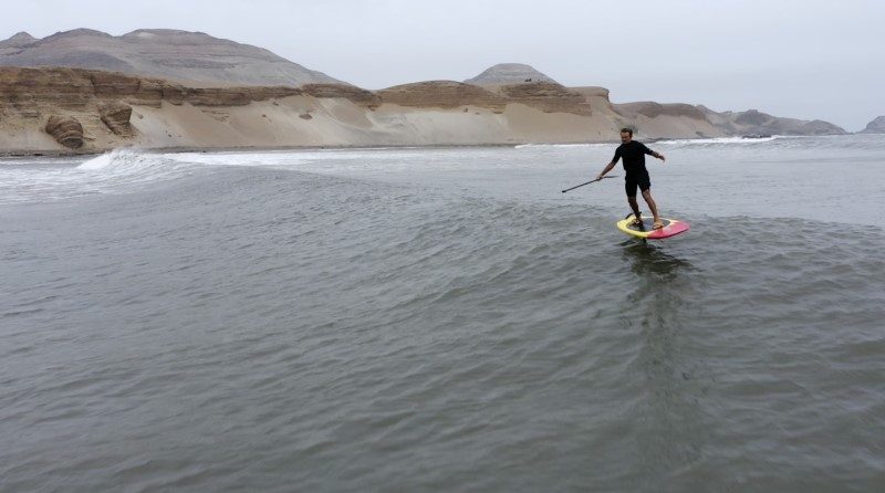 Un Hawaïen surfe la plus longue vague du monde au Pérou 1