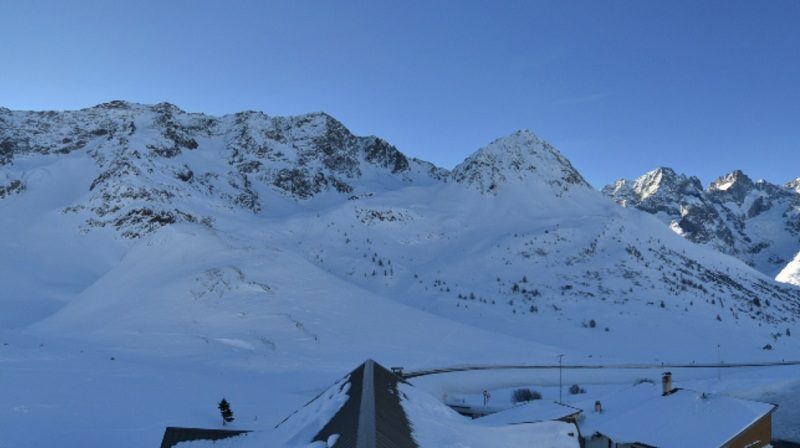 Du rugby à 5 sur des terrains enneigés au Col du Lautaret 1