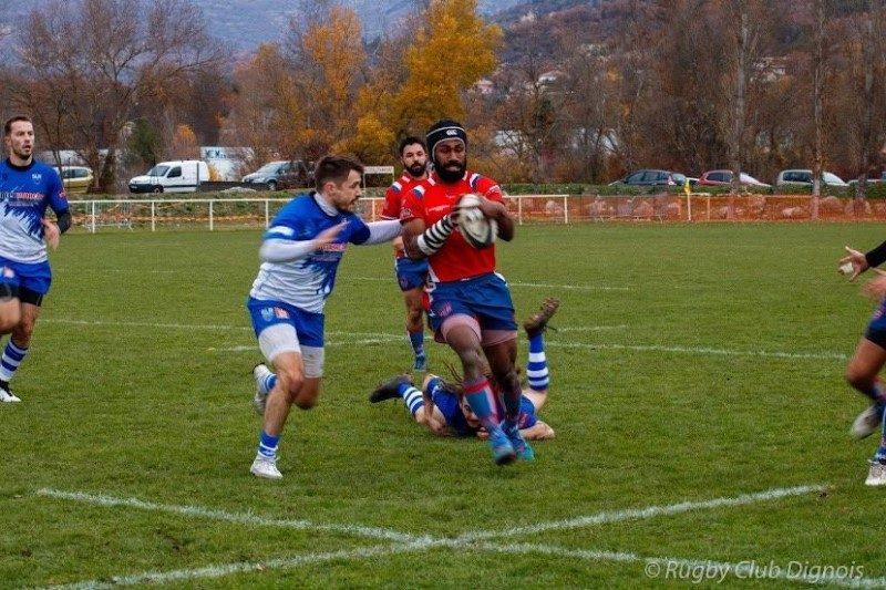Un maçon fidjien goûte au rugby professionnel 3