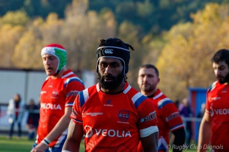 Un maçon fidjien goûte au rugby professionnel 1