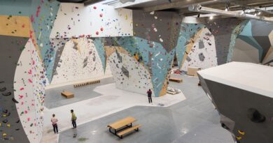 La plus grande salle d'escalade indoor a été inaugurée à Aubervilliers 2