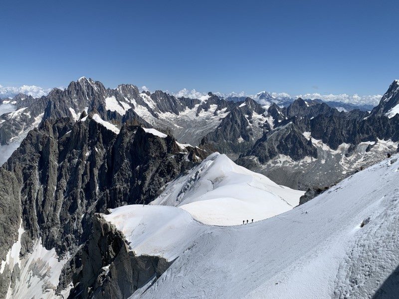 Chamonix - Mont Blanc, ascension vers les sommets heureux 11