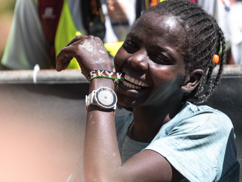 Trail : elle vend des bracelets pour financer son voyage et gagne la course 2