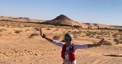 En Algérie, 60 coureurs affrontent 180 km de sables et de pierres 1