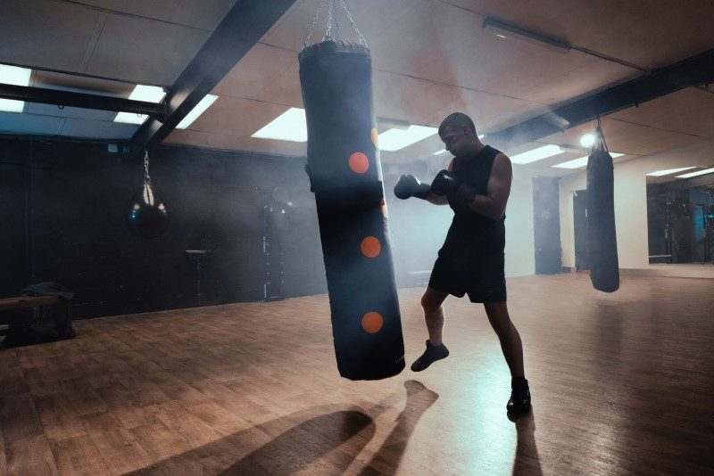 Boxe : les entrainements réinventés avec une housse connectée de sac de frappe 2