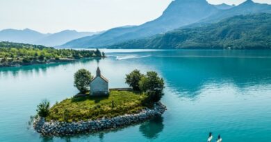 Lac de Serre-Ponçon, combinaison gagnante pour les loisirs de montagne et activités sur l'eau 3