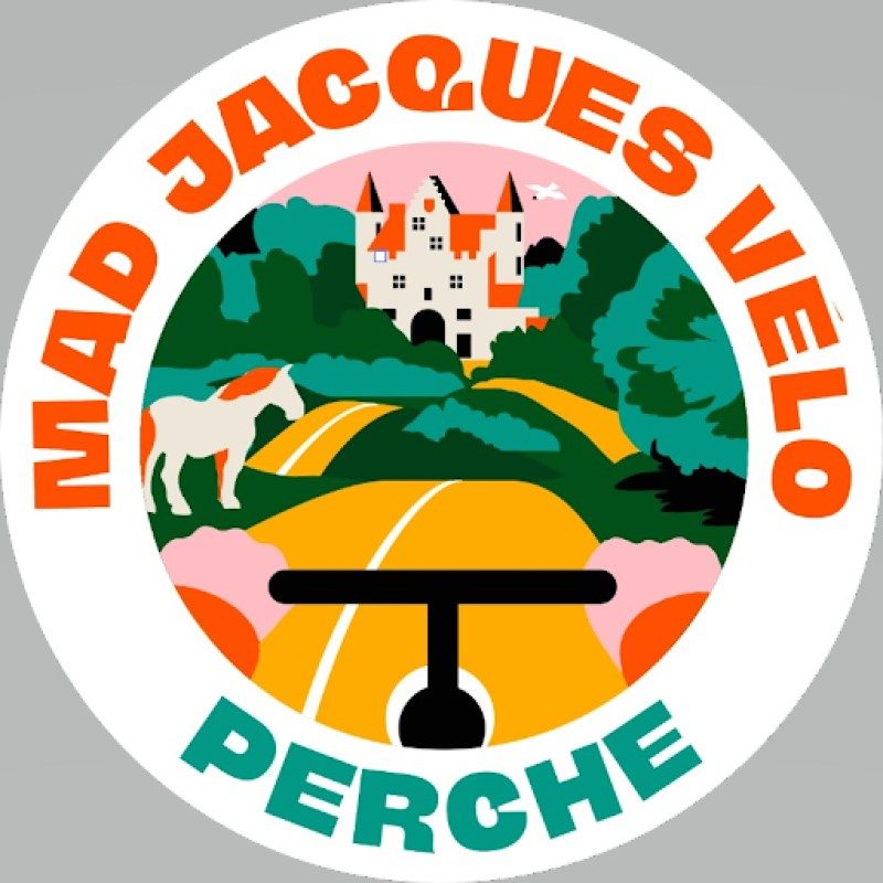 Sur le parcours de la Véloscénie, la Mad Jacques investit les routes du Perche 2