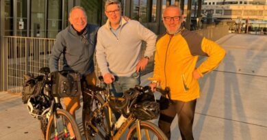 Trois amis, trois vélos, un défi : de Versailles à Saint-Malo via la Véloscénie 2