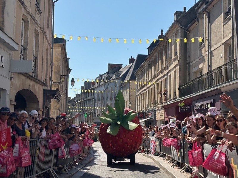 Tour de France : entre Bayeux et Vire à bord du poireau de chez E.Leclerc 3