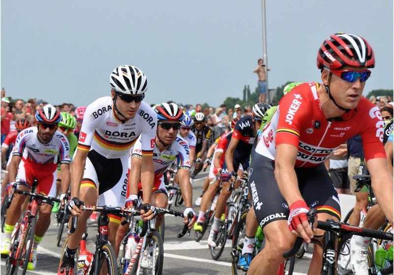 Le Tour de France : un événement sportif devenu modèle économique mondialisé 1