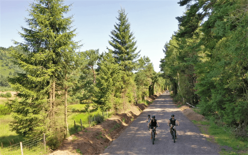 Vélotourisme : deux nouveaux circuits familiaux inaugurés en Terra Volcana 2