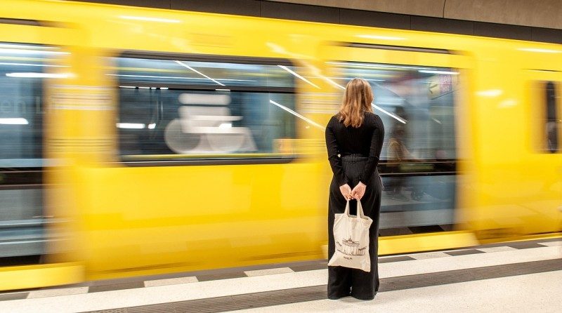 Rugby à quai : le XV de France débarque à Auber !