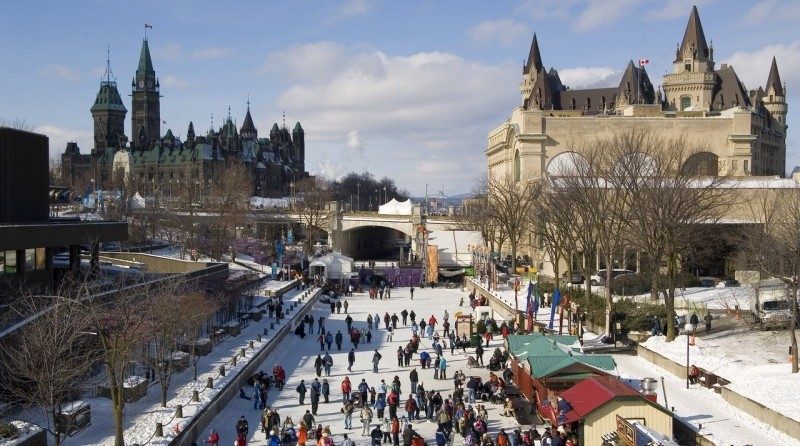 Ottawa (Canada) a rouvert la plus grande patinoire naturelle du monde Ottawa (Canada) a rouvert la plus grande patinoire naturelle du monde