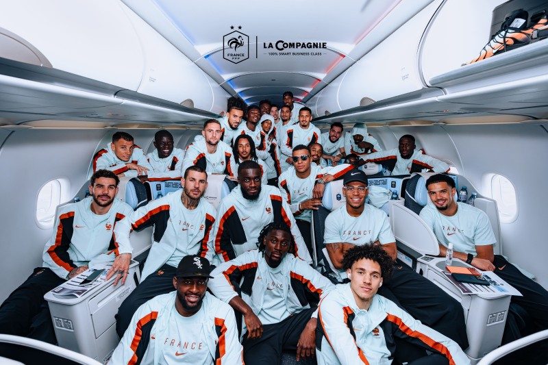 La Compagnie, compagnie aérienne officielle de l’équipe de France 1