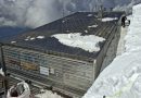 À plus de 3 800 mètres d’altitude, l’ancien refuge du Goûter entame sa déconstruction
