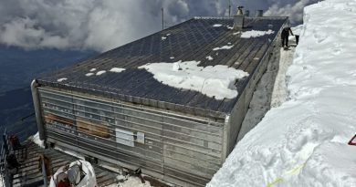 À plus de 3 800 mètres d’altitude, l’ancien refuge du Goûter entame sa déconstruction