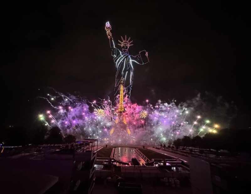 Paris a fait danser la tour Eiffel pour la Fête nationale 2 Paris a fait danser la tour Eiffel pour la Fête nationale 2