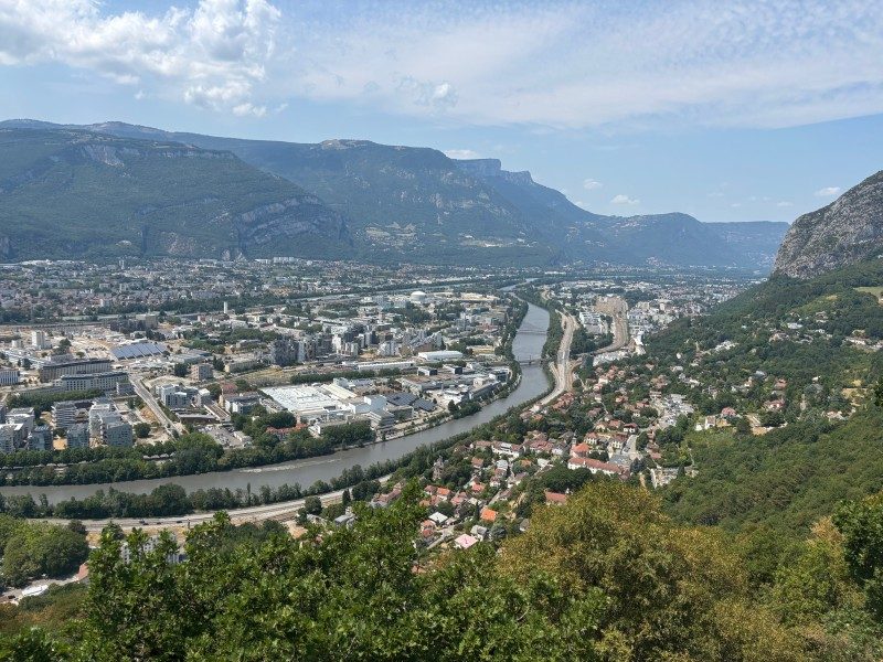 Ut4M 2026 : Grenoble célèbre un trail à taille humaine, entre défi sportif et vitrine touristique 9 Ut4M 2026 : Grenoble célèbre un trail à taille humaine, entre défi sportif et vitrine touristique 8