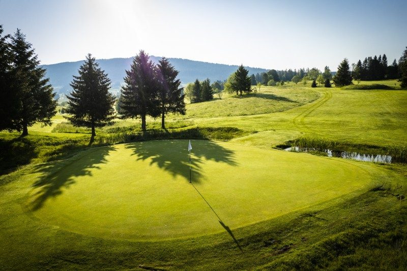 Golf : cinq parcours pour découvrir le Jura 1